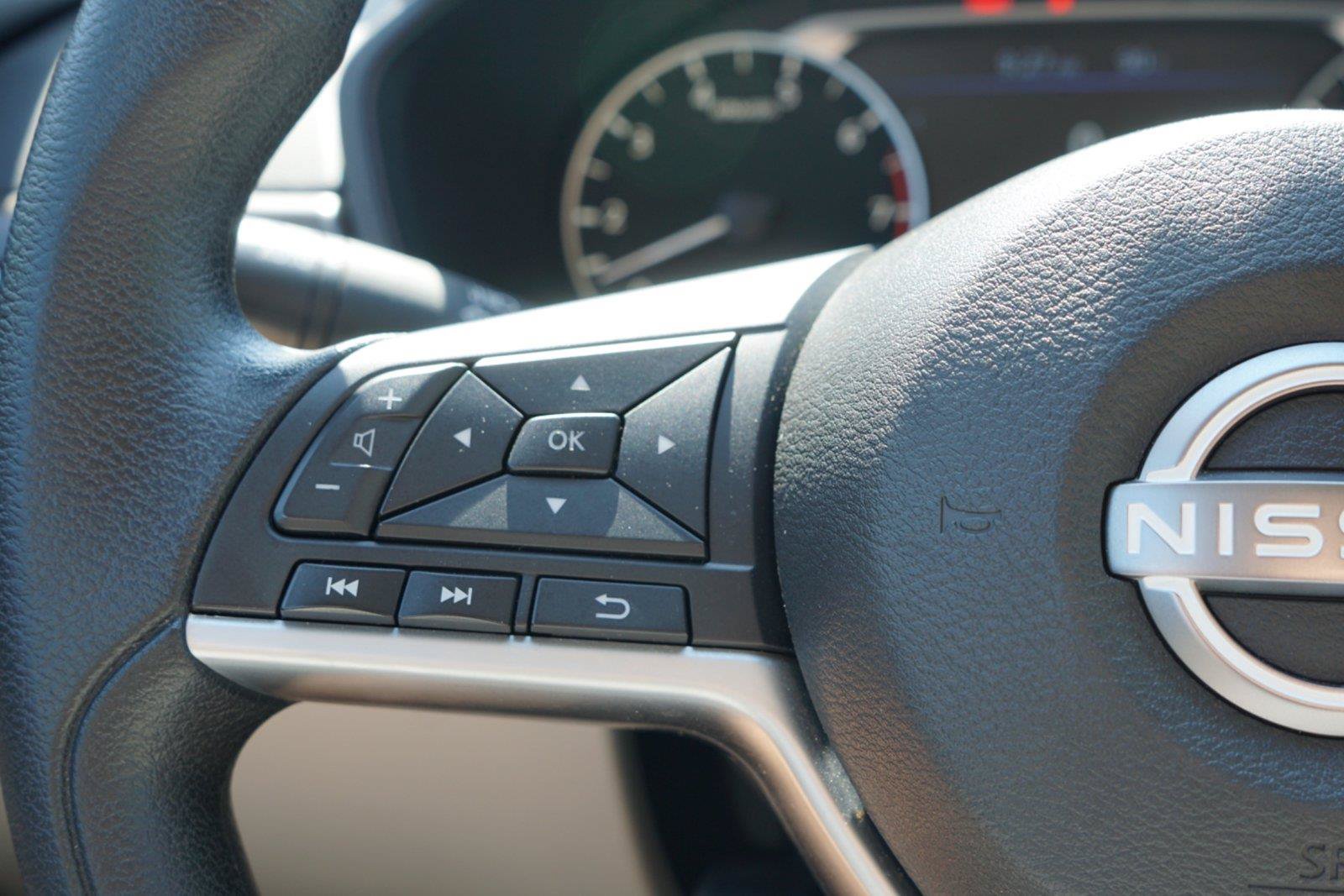 Used 2025 Nissan Altima 2.5 SV FWD image 17