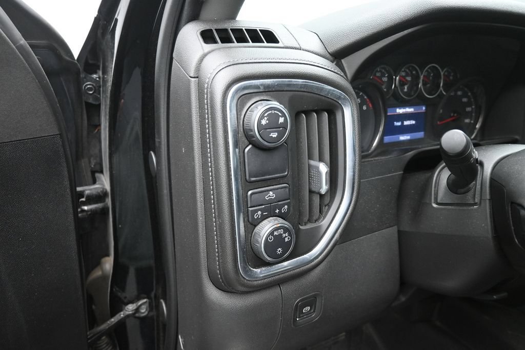 Used 2019 Chevrolet Silverado 1500 LT w/ Texas Edition RWD image 13