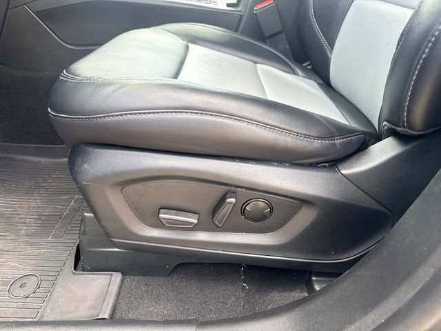 Certified 2023 Ford Explorer XLT w/ Equipment Group 202A AWD/4WD image 25