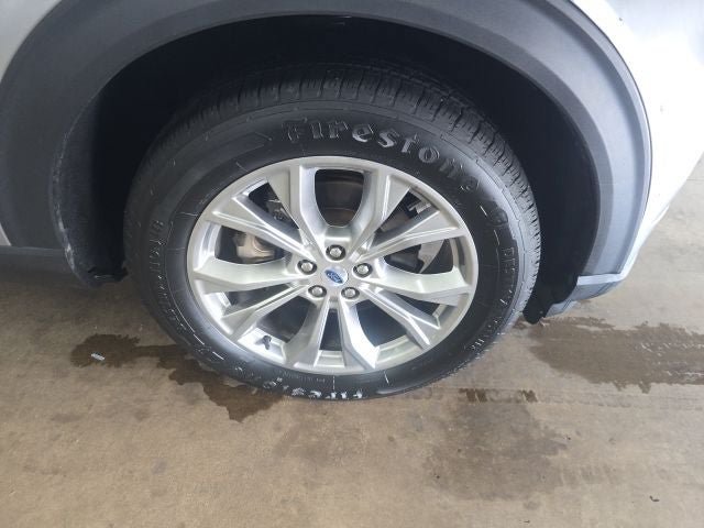 Certified 2023 Ford Explorer XLT w/ Equipment Group 202A AWD/4WD image 2