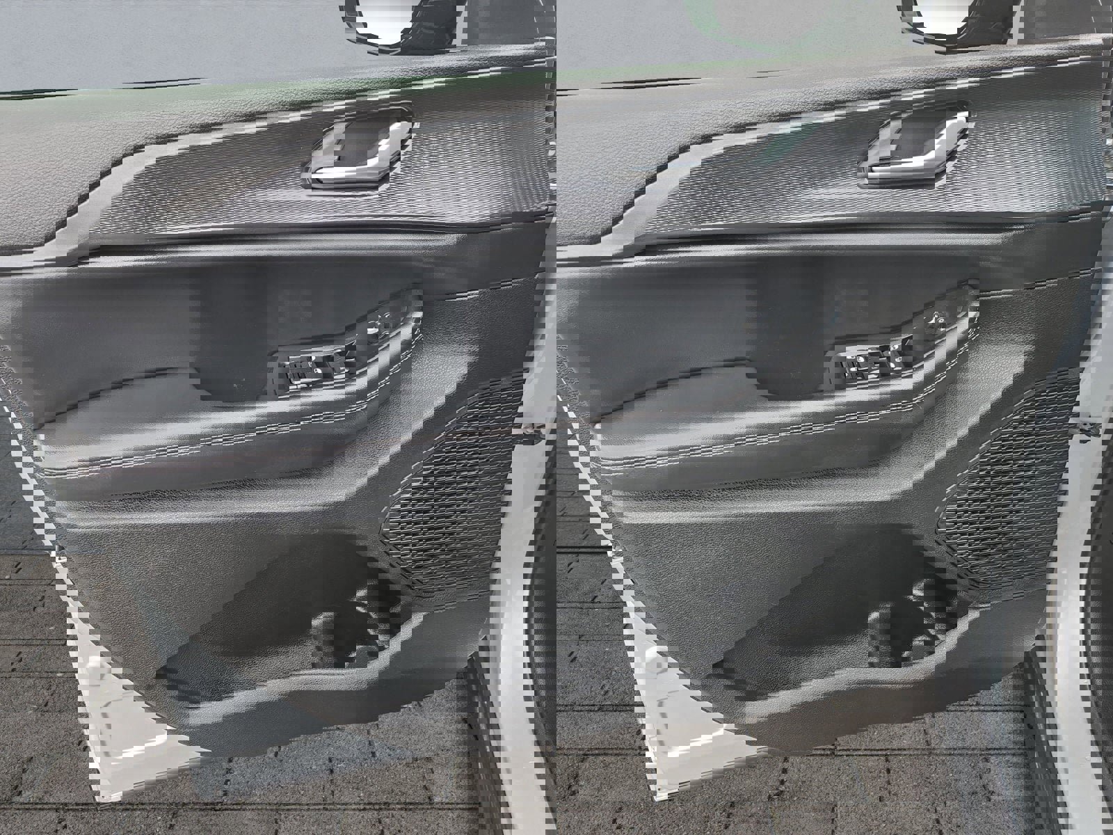 Used 2023 Jeep Grand Cherokee L Laredo image 10