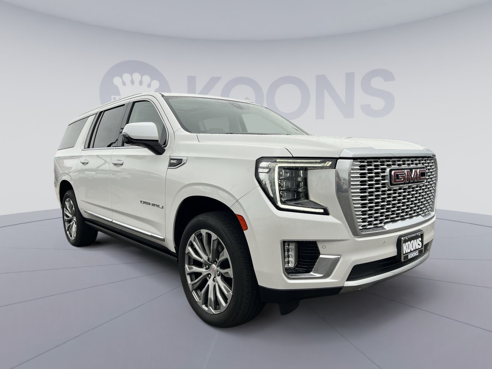 Used 2021 GMC Yukon XL Denali w/ Denali Premium Package AWD/4WD image 10