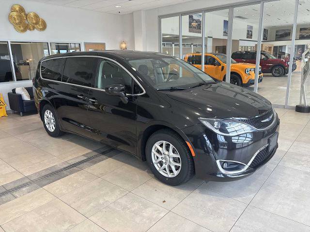 Used 2020 Chrysler Pacifica Touring image 7