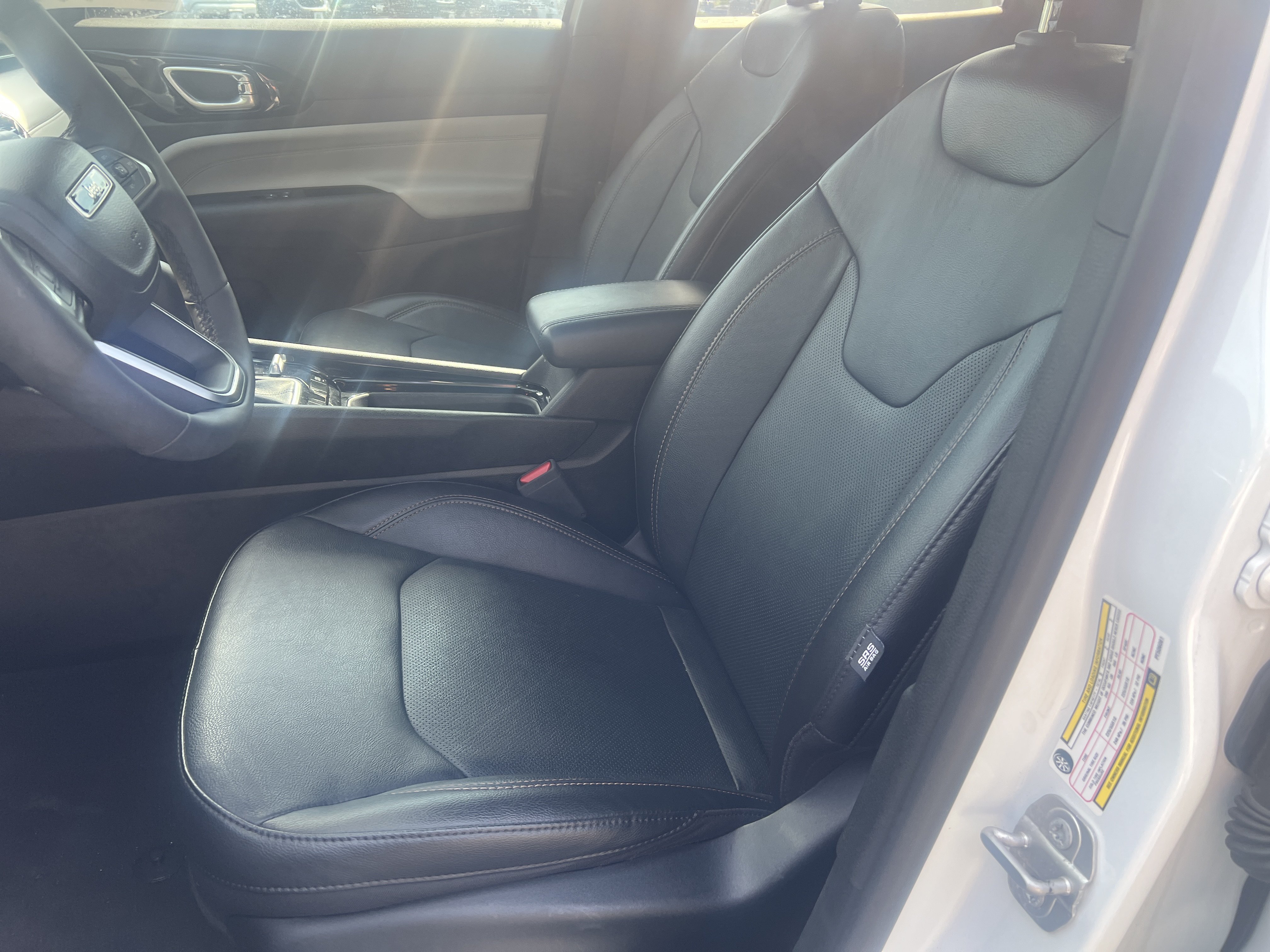 Used 2023 Jeep Compass Limited AWD/4WD image 9
