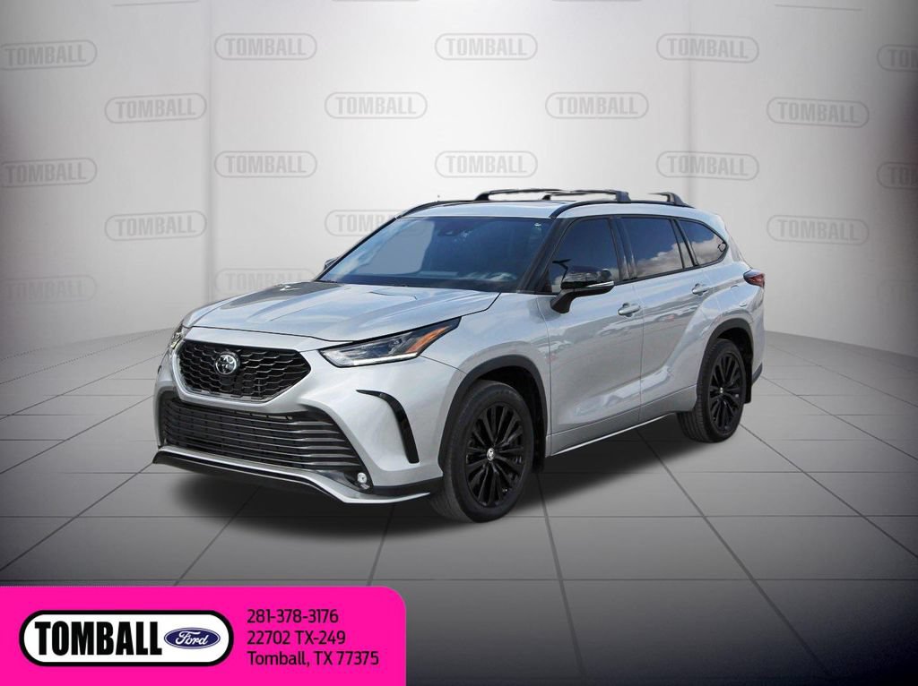 Used 2024 Toyota Highlander XSE FWD image 3
