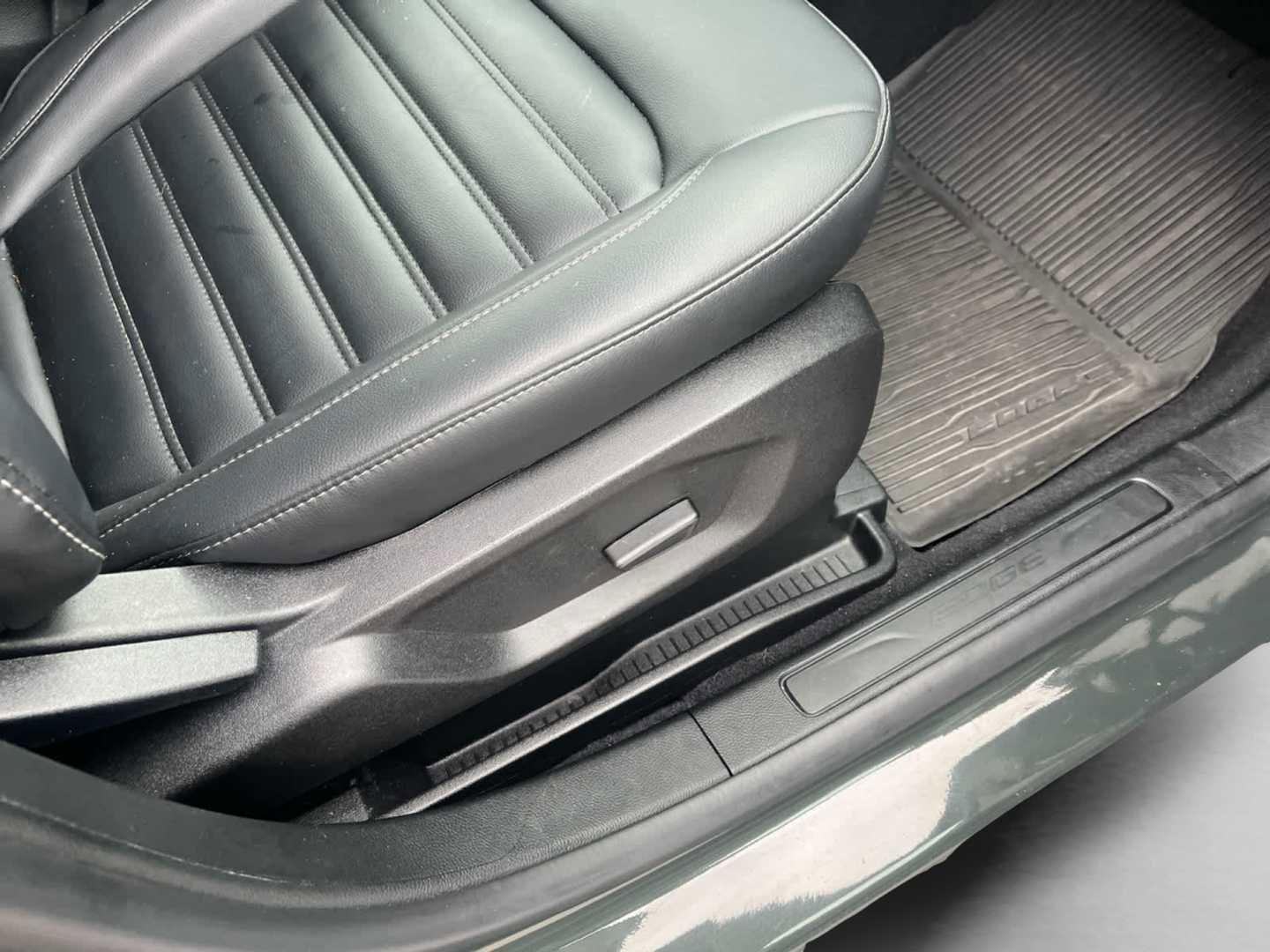 Certified 2024 Ford Edge SEL w/ Convenience Package image 14