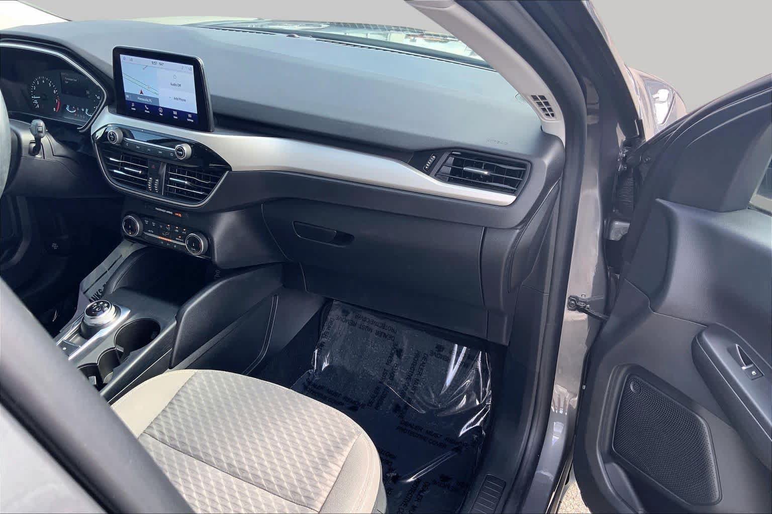 Certified 2022 Ford Escape SE w/ SE Sport Appearance Package FWD image 19
