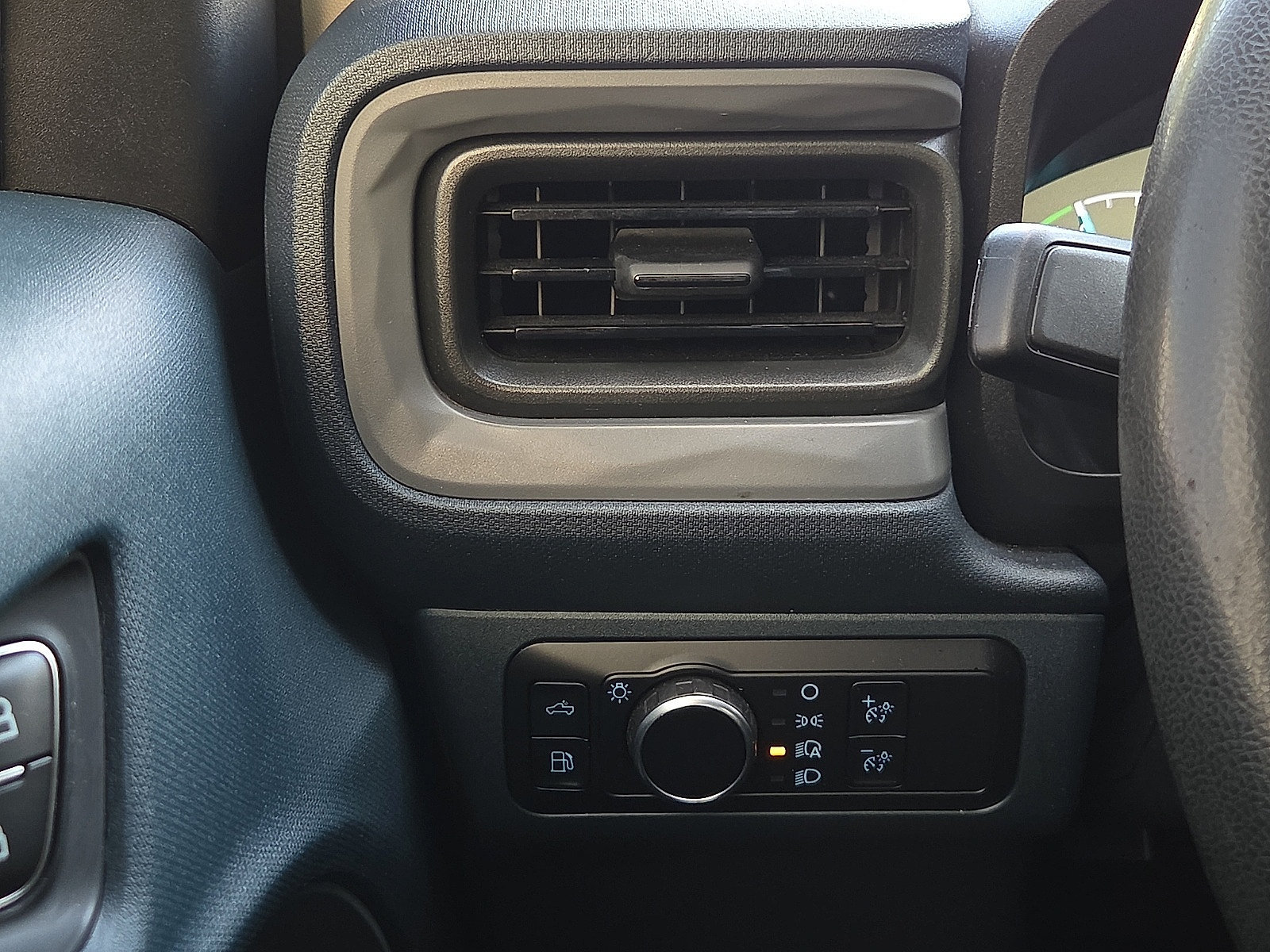 Certified 2023 Ford Maverick XLT w/ Black Appearance Package FWD image 21