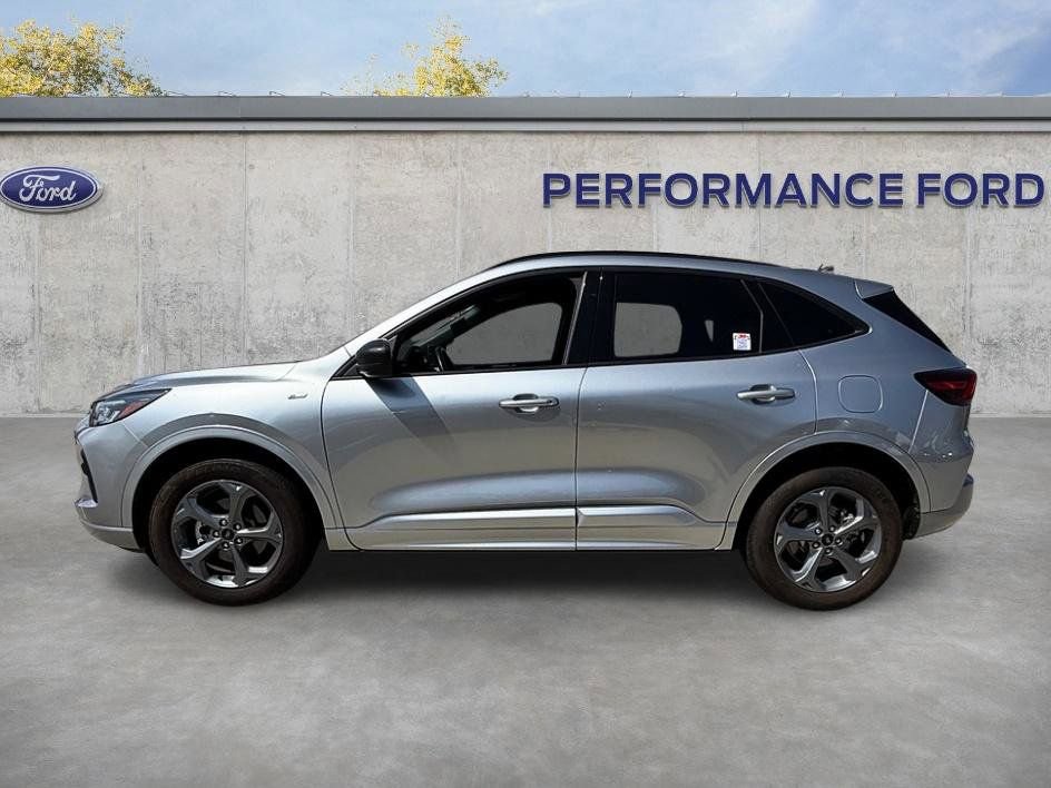 Certified 2024 Ford Escape ST-Line AWD/4WD image 13