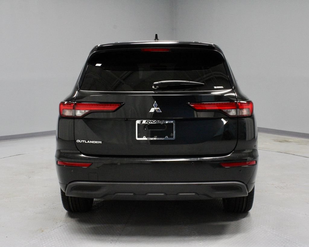 Used 2022 Mitsubishi Outlander ES AWD/4WD image 9