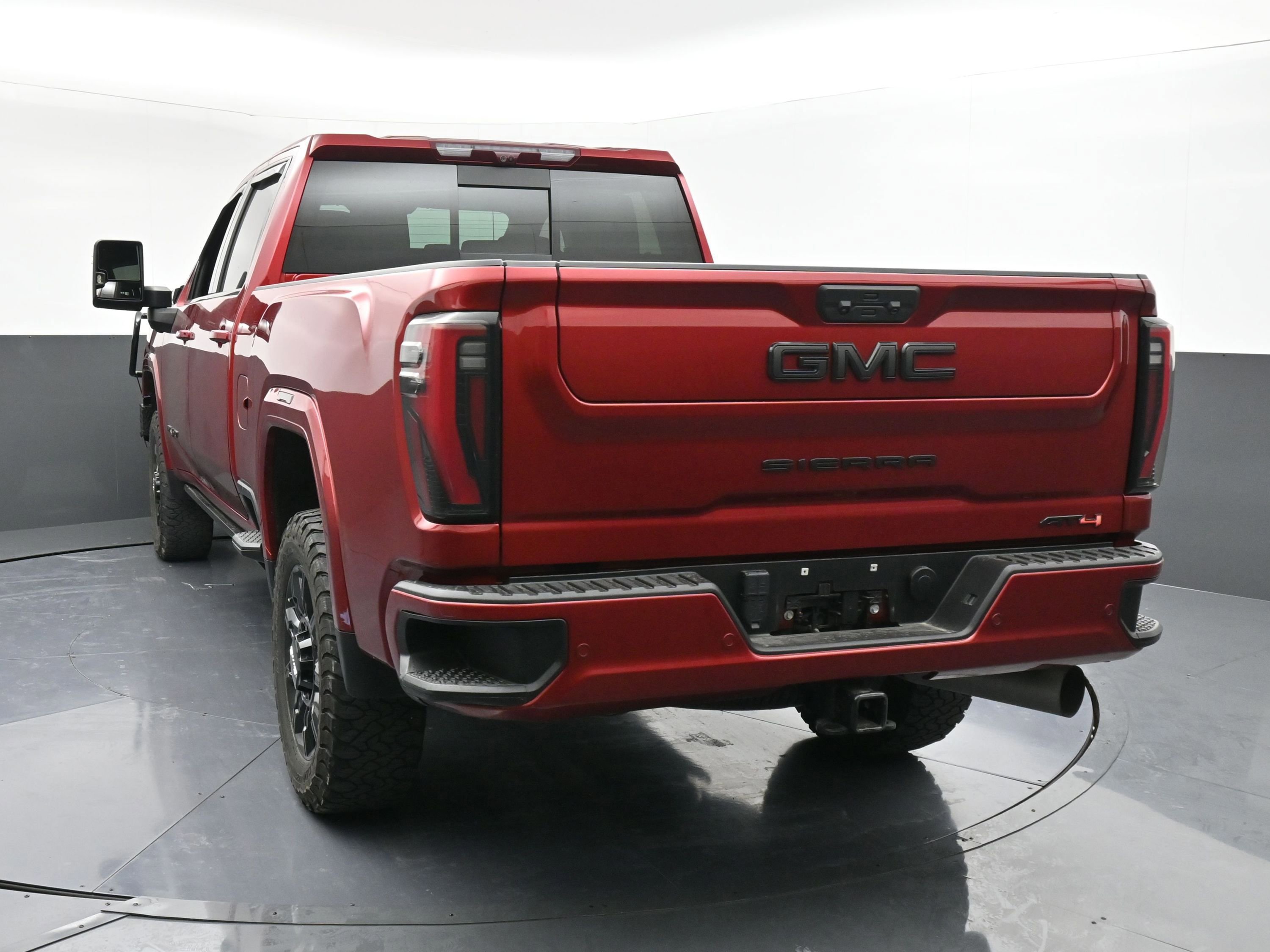 Used 2024 GMC Sierra 2500 AT4 w/ AT4 Premium Plus Package image 9