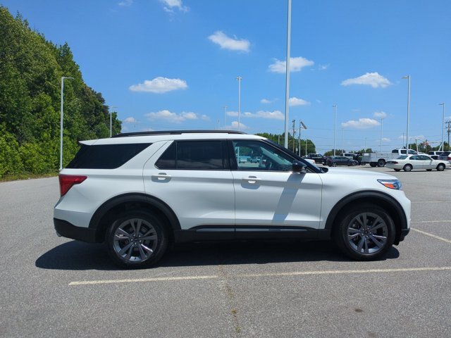 Certified 2023 Ford Explorer XLT w/ Equipment Group 202A AWD/4WD image 3