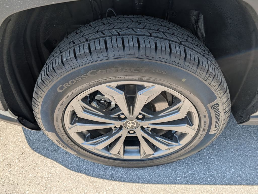 Used 2023 Toyota RAV4 Limited AWD/4WD image 33