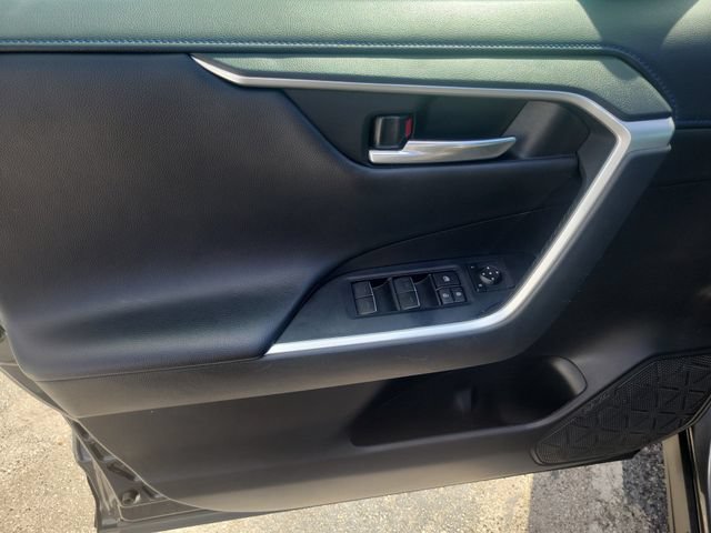 Used 2023 Toyota RAV4 XSE AWD/4WD image 16