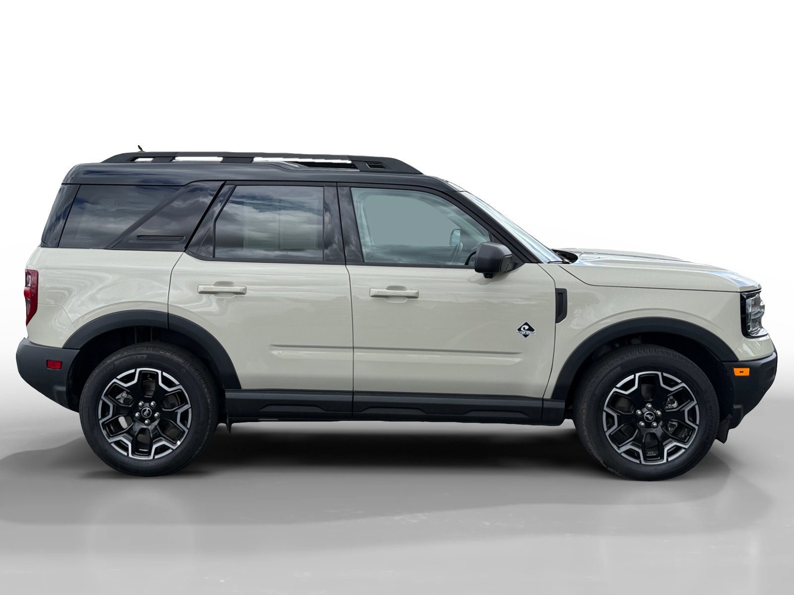 Certified 2025 Ford Bronco Sport Outer Banks w/ Outer Banks Tech Package+ AWD/4WD image 2