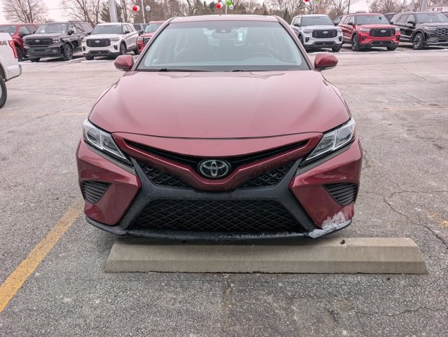 Used 2018 Toyota Camry L image 2
