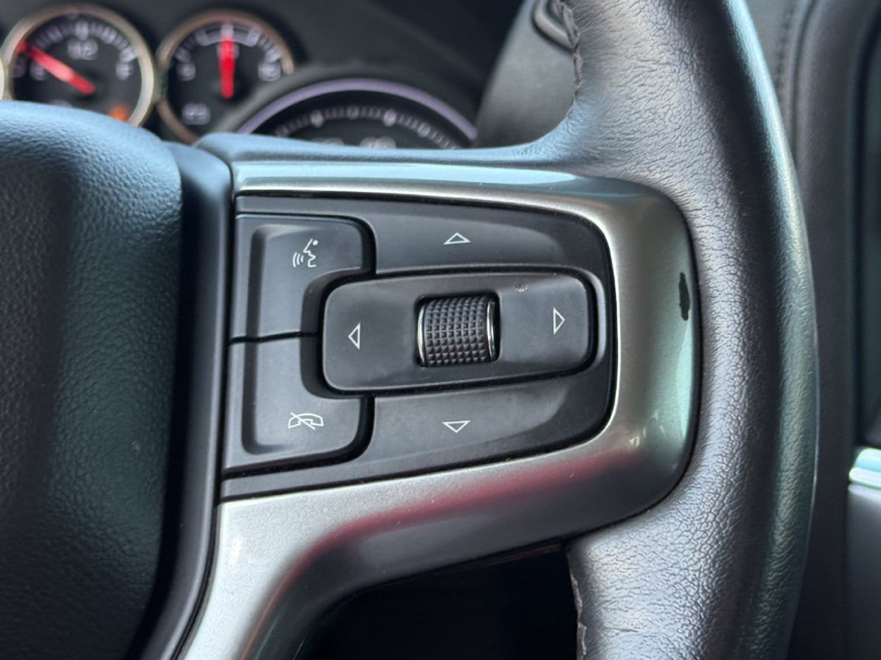 Used 2020 Chevrolet Silverado 2500 LTZ AWD/4WD image 15