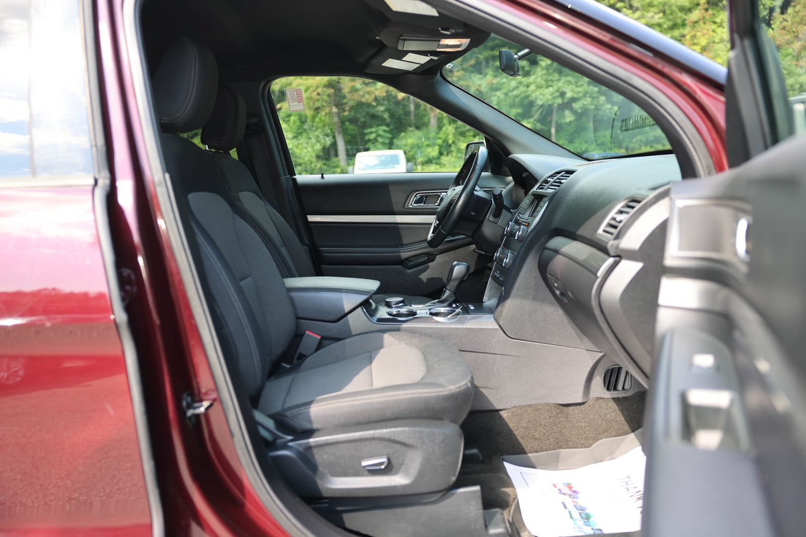 Certified 2018 Ford Explorer XLT AWD/4WD image 9