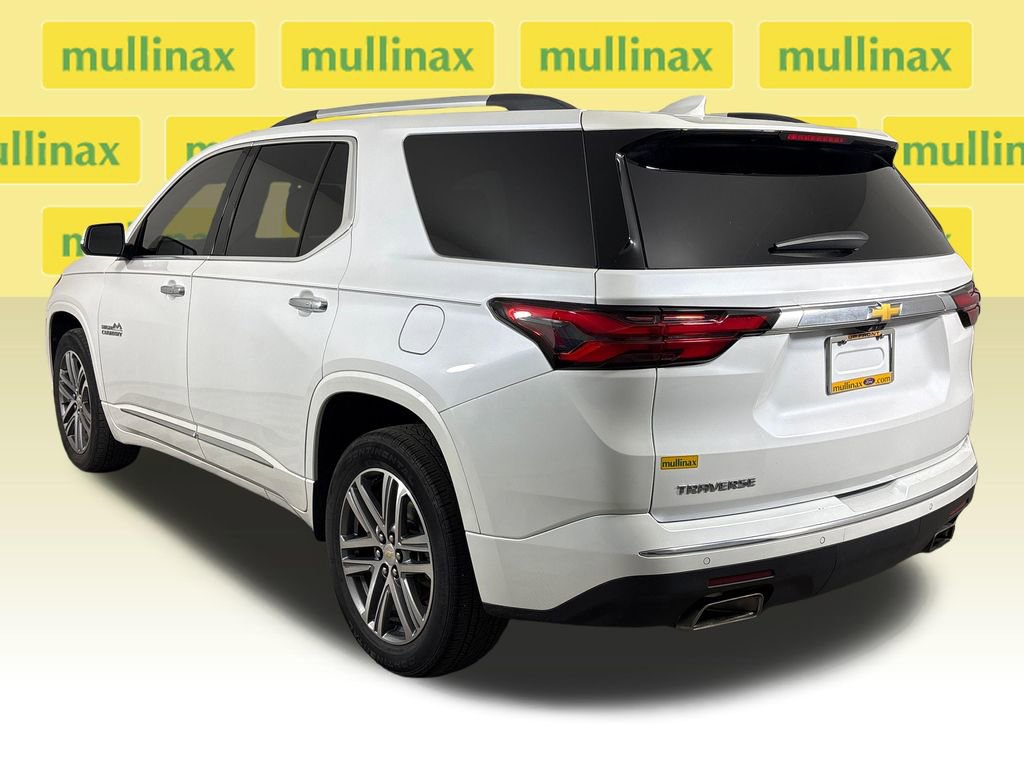 Used 2023 Chevrolet Traverse High Country FWD image 9