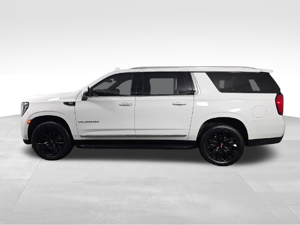 Used 2024 GMC Yukon XL SLT w/ SLT Luxury Package AWD/4WD image 4