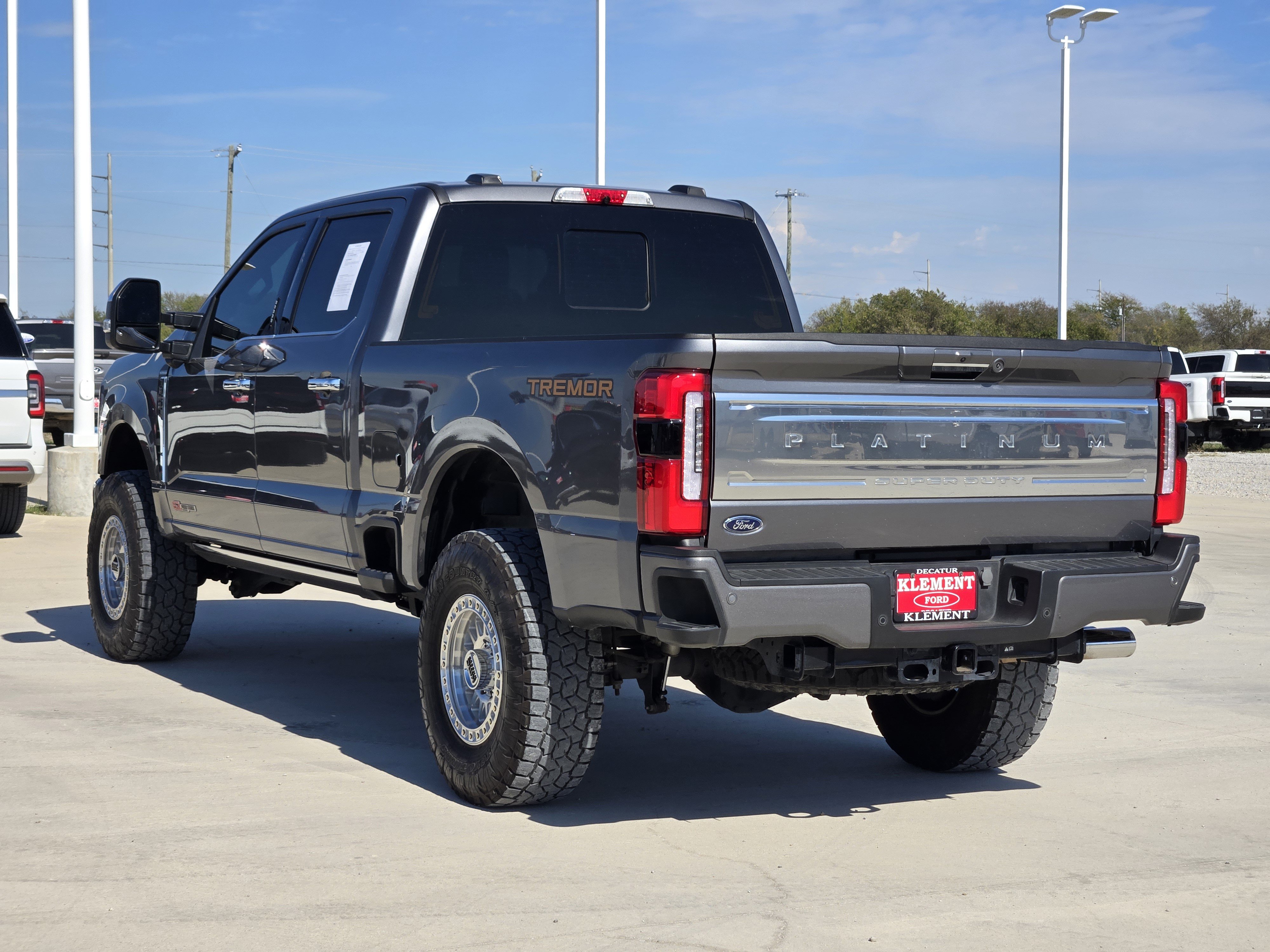 Certified 2024 Ford F250 Platinum w/ Tremor Off-Road Package AWD/4WD image 4