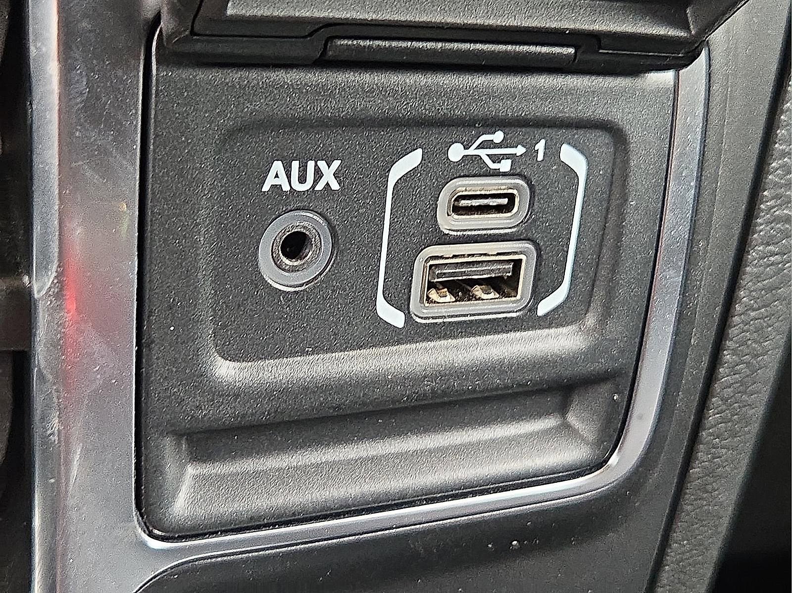 Used 2023 Jeep Gladiator Rubicon w/ LED Lighting Group AWD/4WD image 17