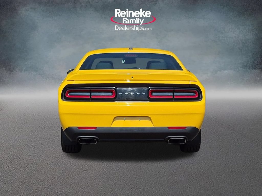 Used 2018 Dodge Challenger R/T RWD image 6
