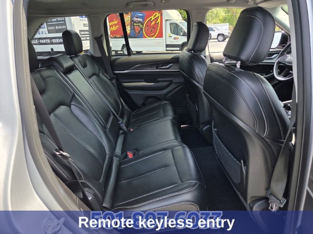 Used 2023 Jeep Grand Cherokee Limited RWD image 16