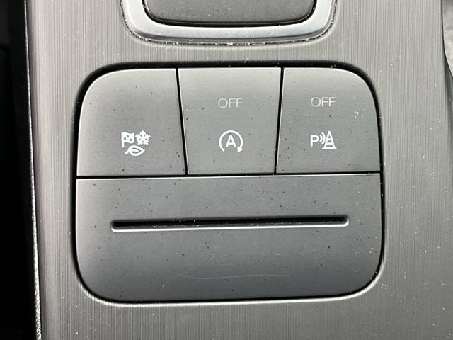 Certified 2022 Ford Escape Titanium AWD/4WD image 18