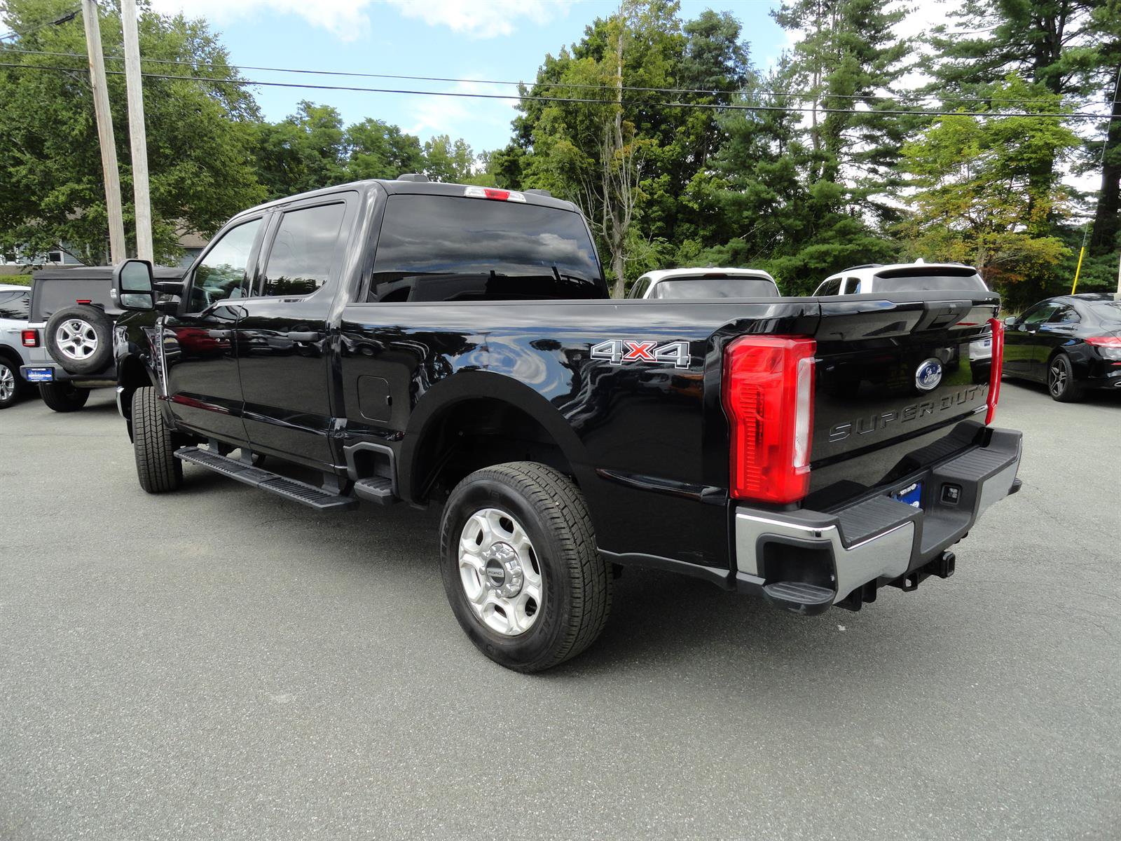 Certified 2025 Ford F250 XLT w/ Snow Plow Prep Package AWD/4WD image 7