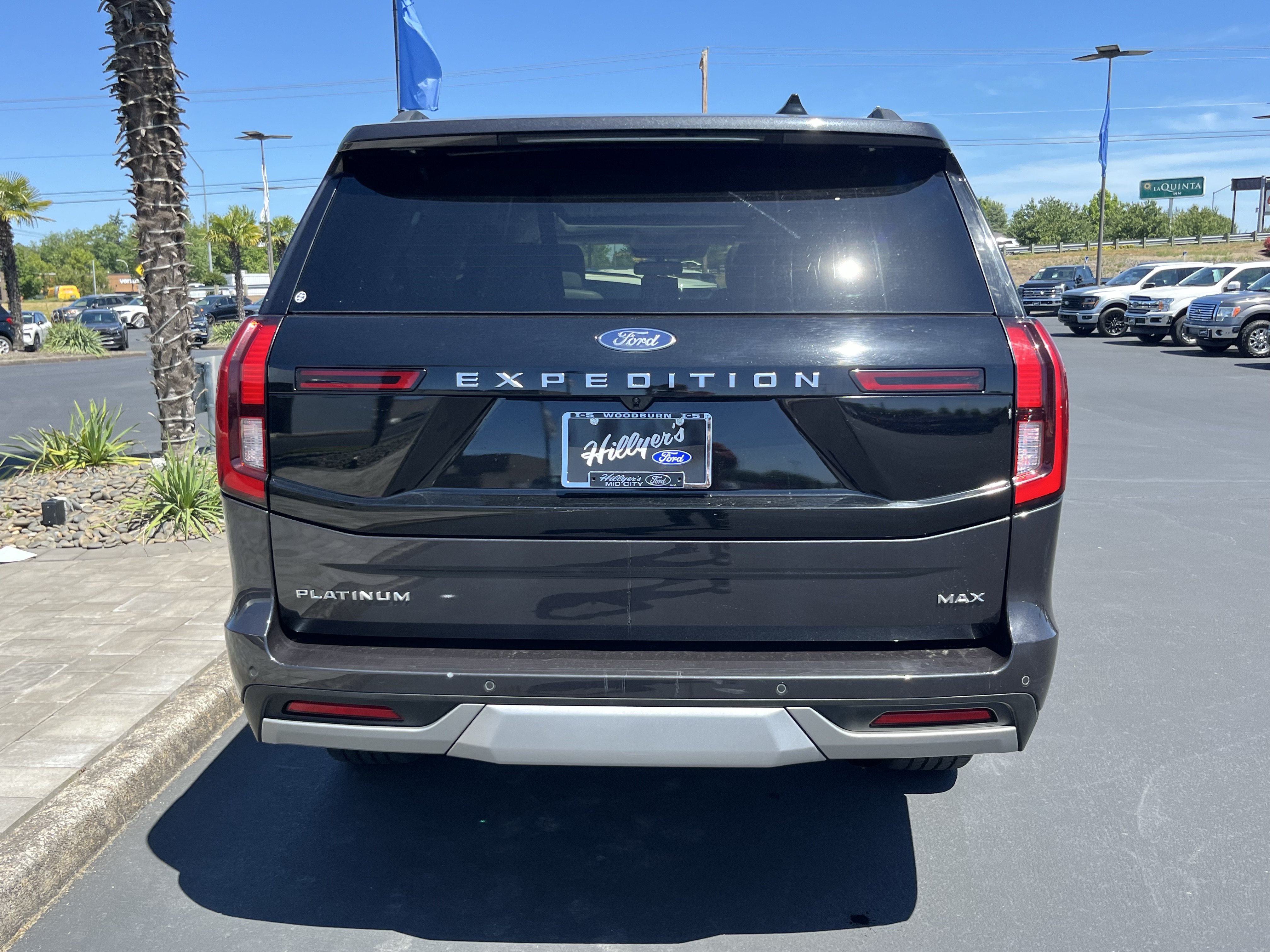 Certified 2025 Ford Expedition Max Platinum w/ Driver's Package AWD/4WD image 4