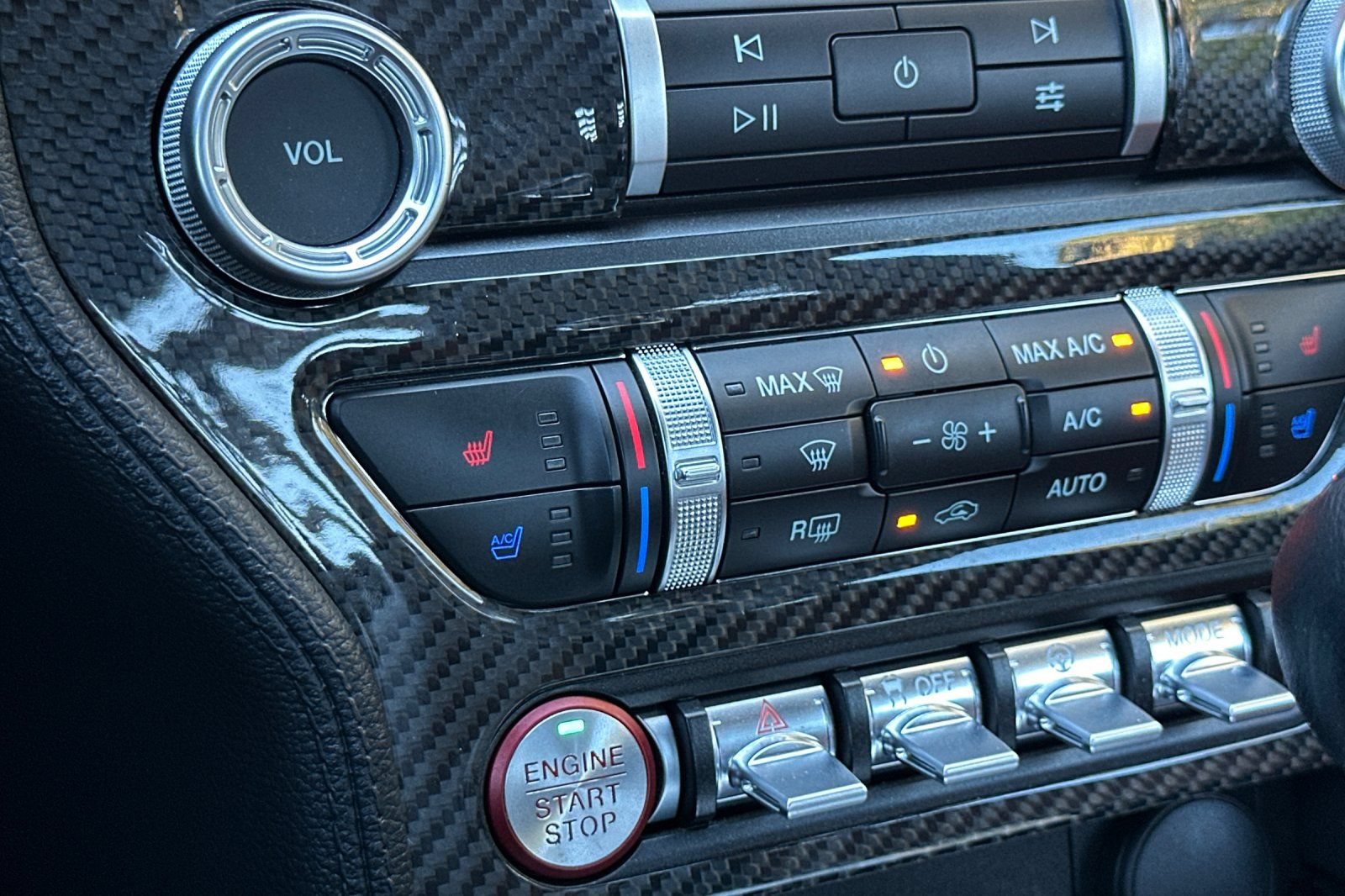 Certified 2020 Ford Mustang Premium RWD image 28