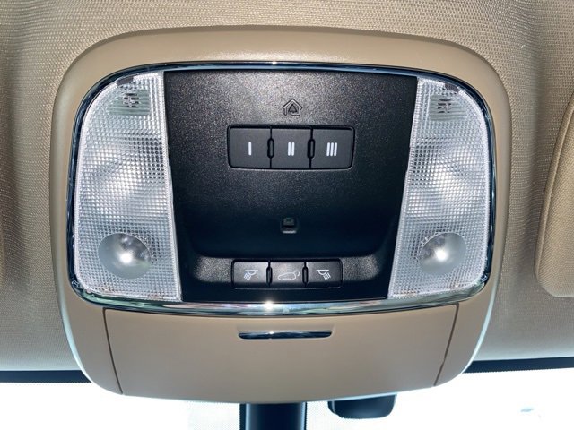 Used 2019 Jeep Grand Cherokee Limited image 17