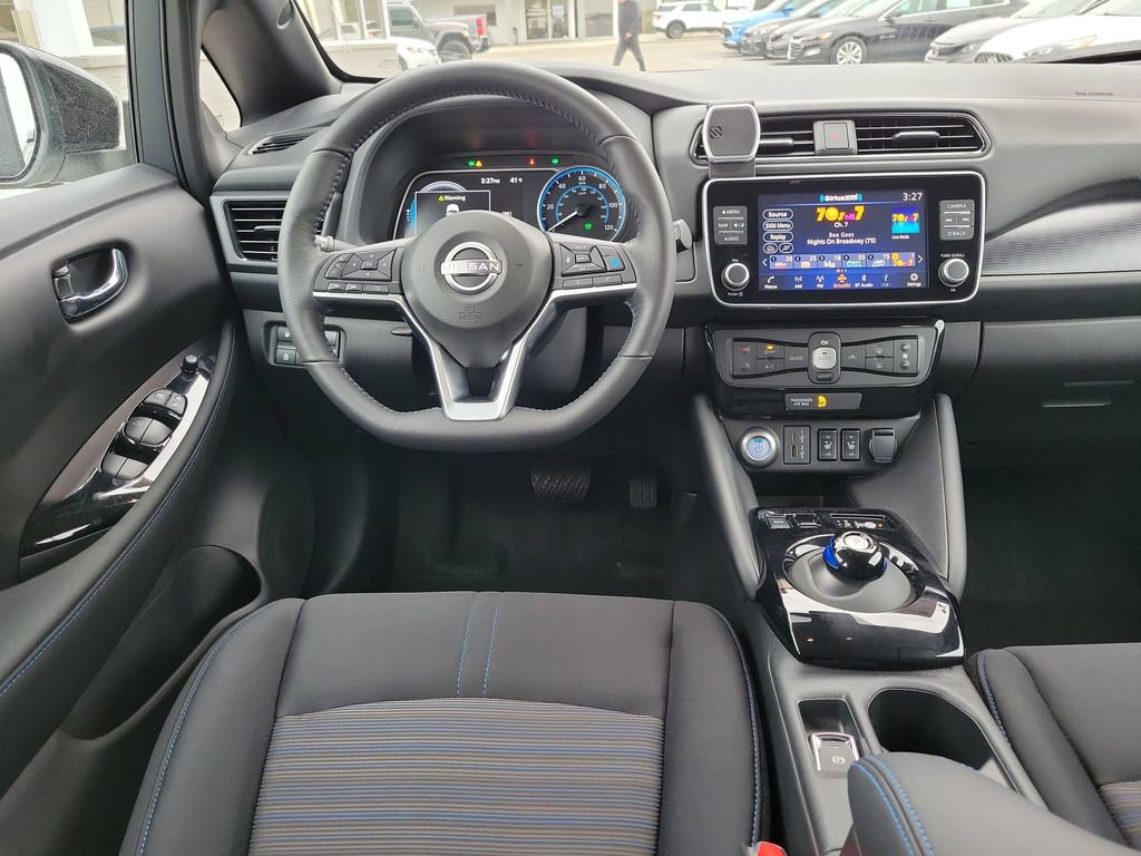 Used 2025 Nissan Leaf SV Plus image 12