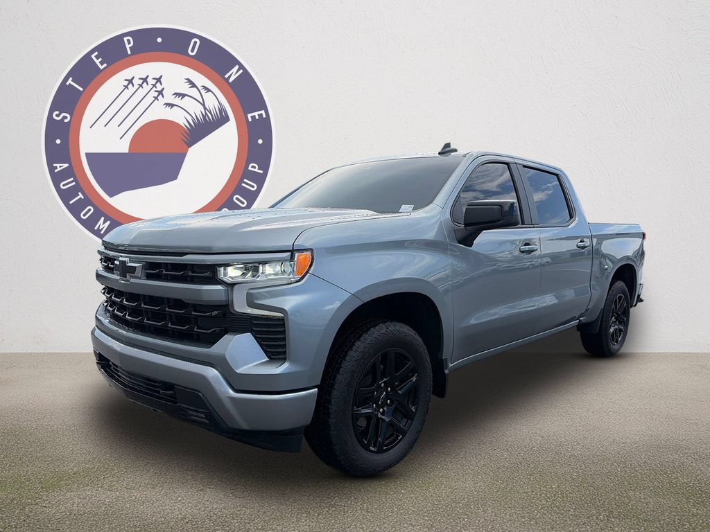 Used 2025 Chevrolet Silverado 1500 RST AWD/4WD image 2