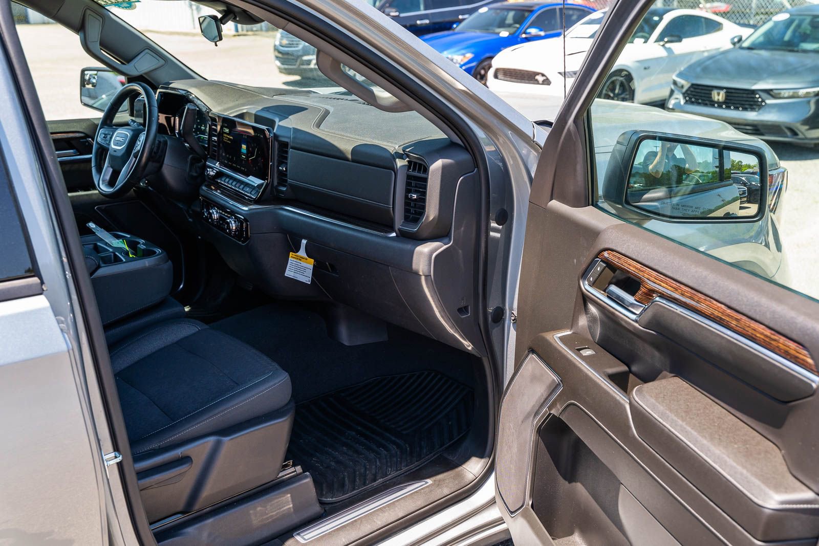 Used 2023 GMC Sierra 1500 Elevation AWD/4WD image 11