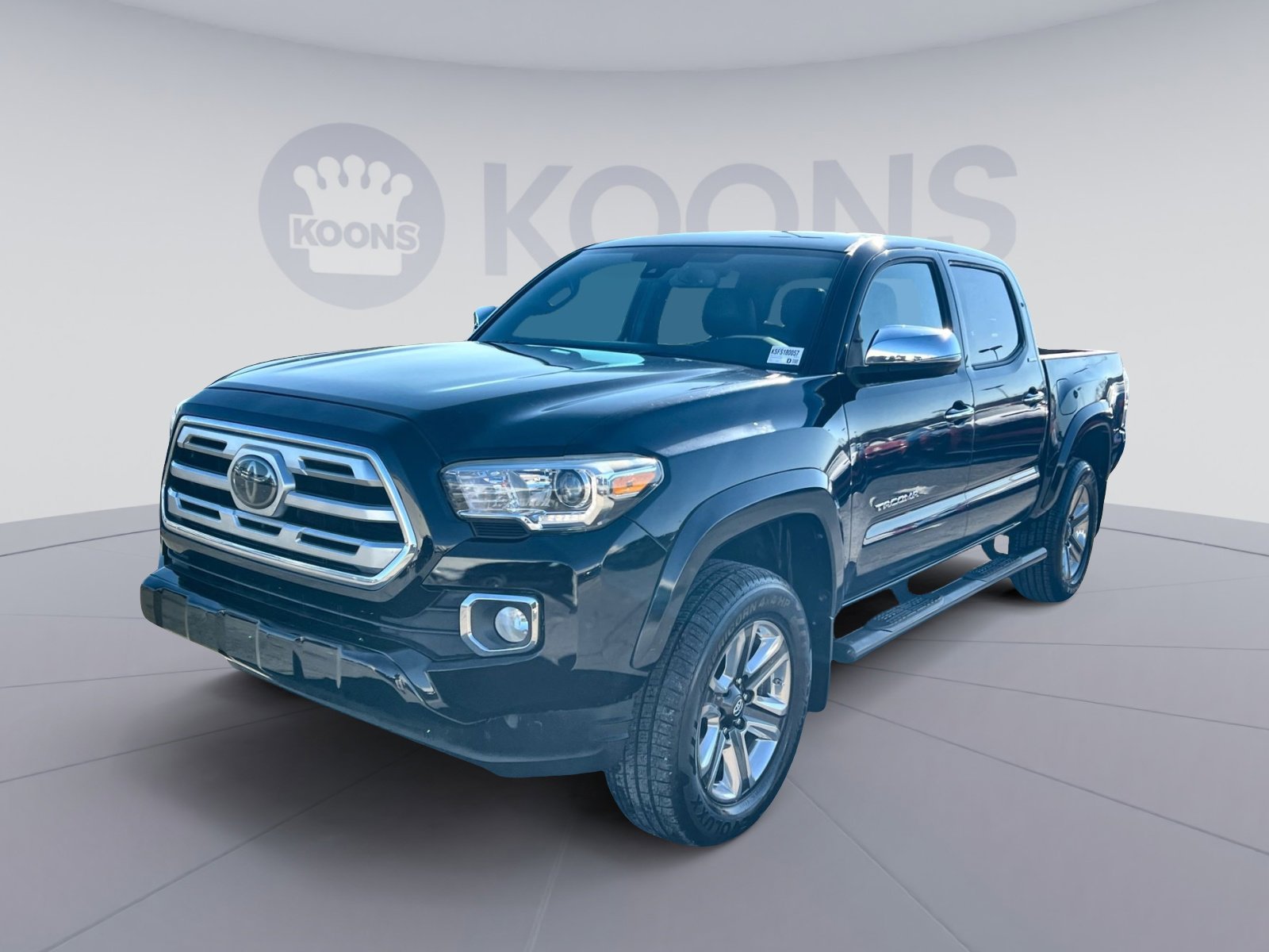 Used 2018 Toyota Tacoma Limited image 1
