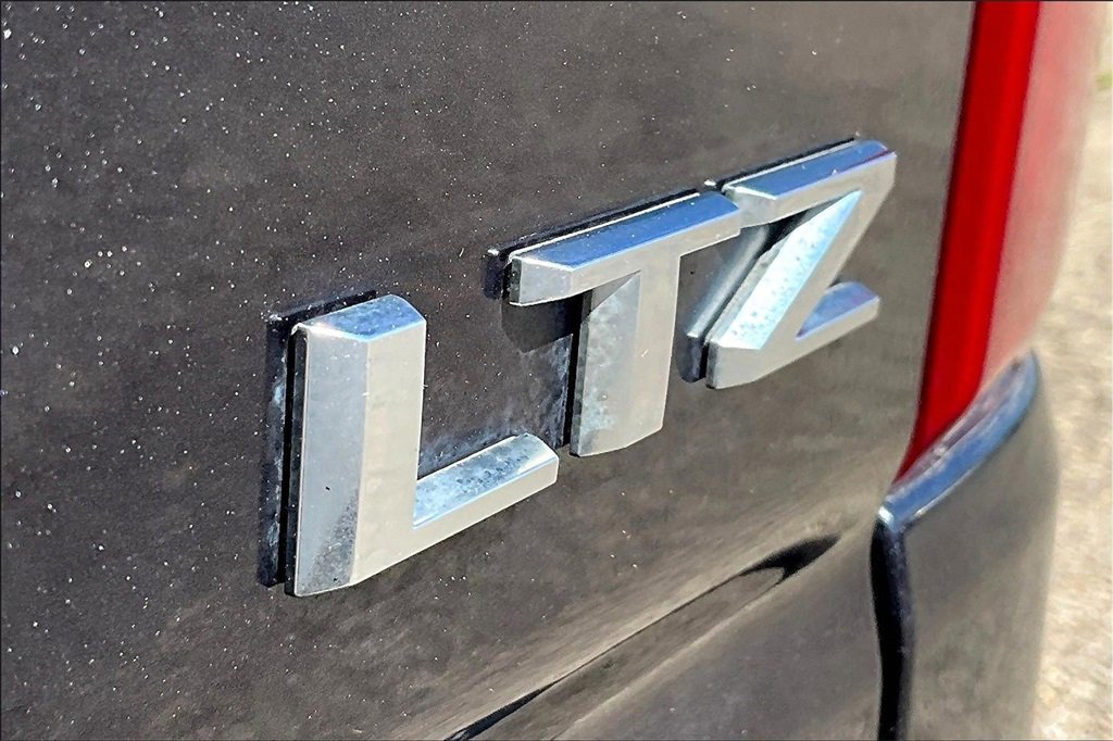 Used 2022 Chevrolet Silverado 1500 LTZ w/ Z71 Off-Road Package image 10