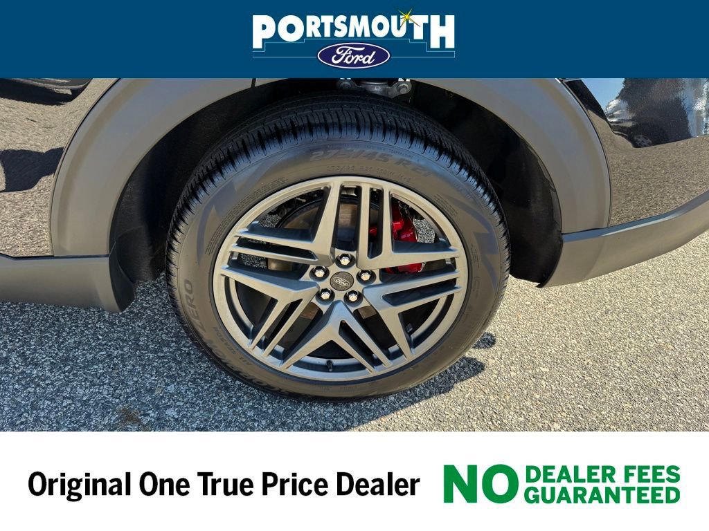 Certified 2025 Ford Explorer ST w/ Sun And Sound Package image 31