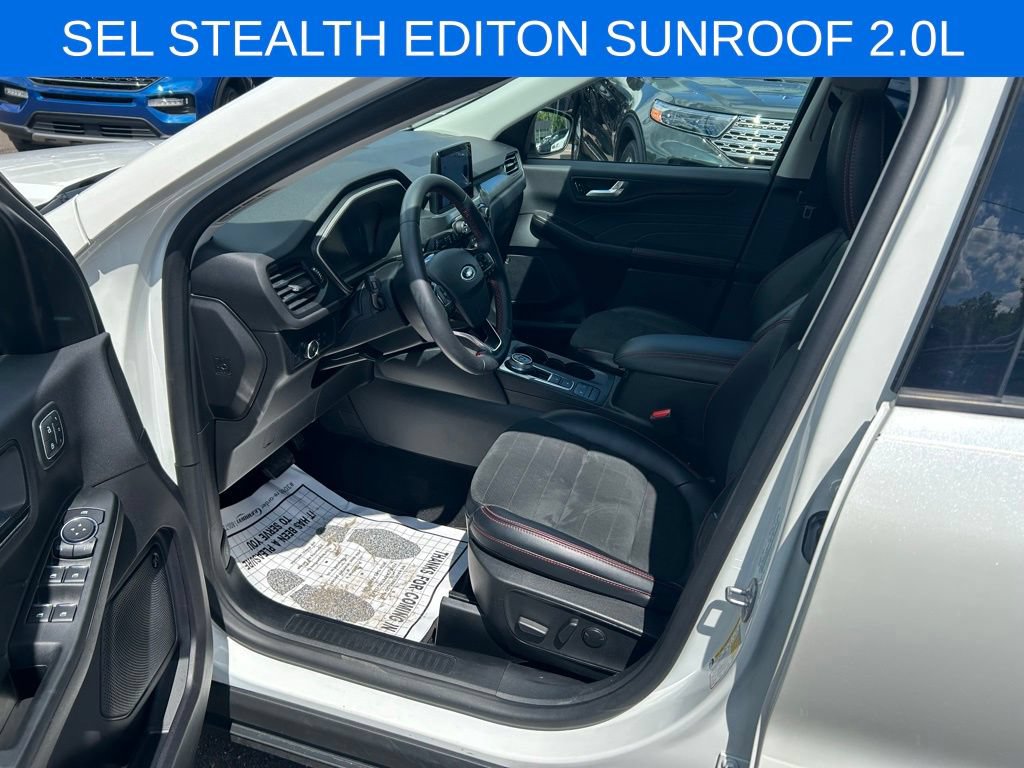 Certified 2022 Ford Escape SEL w/ SEL Stealth AWD Package image 12