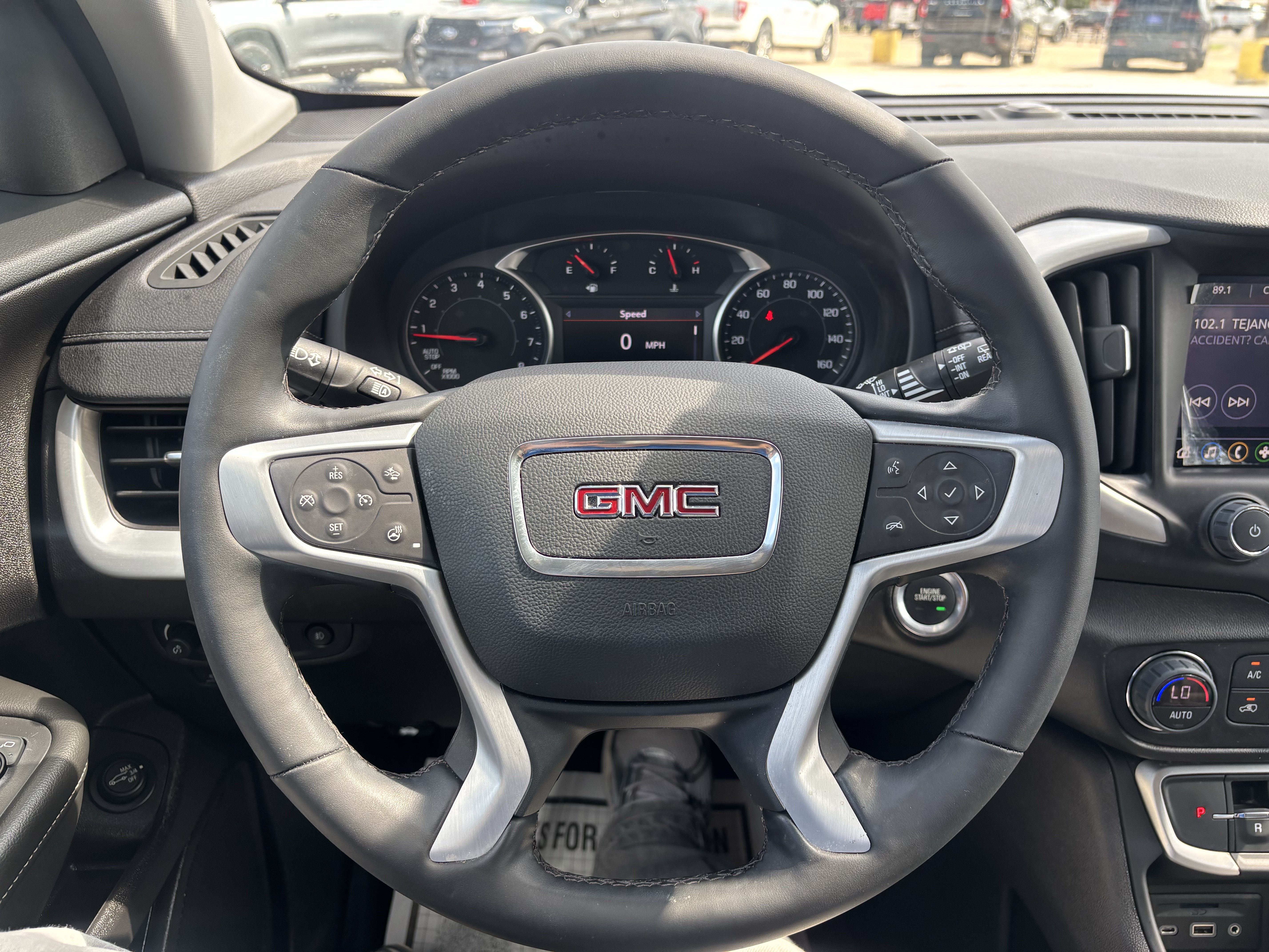 Used 2024 GMC Terrain SLT AWD/4WD image 28