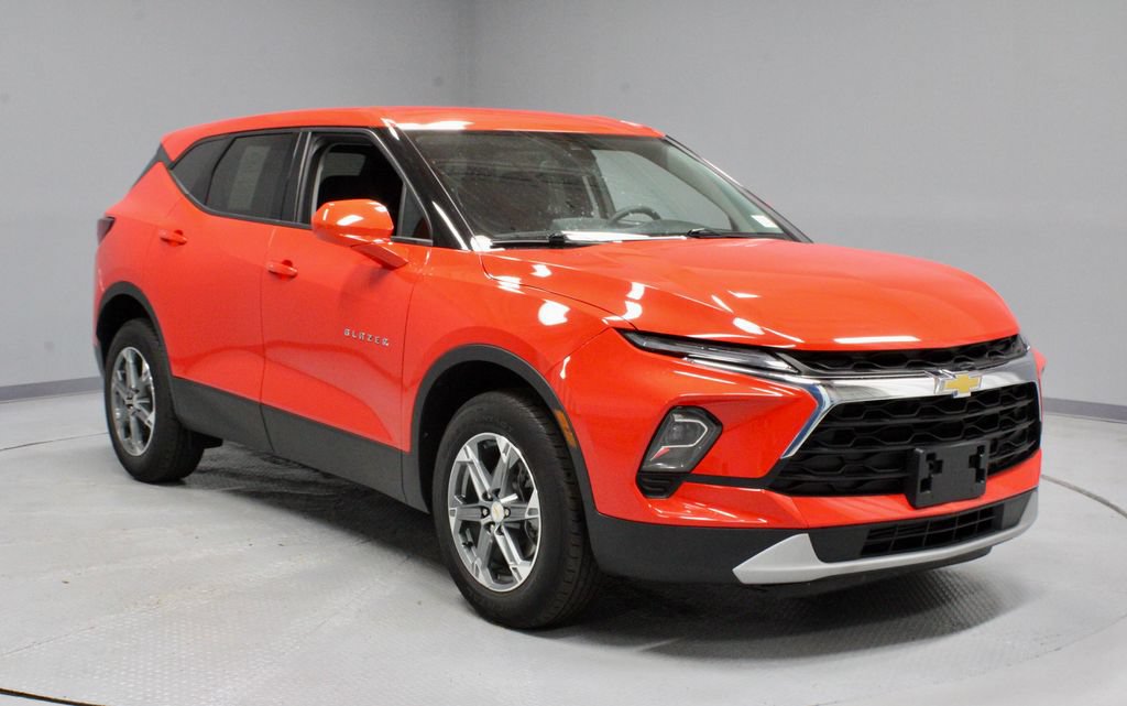 Used 2025 Chevrolet Blazer LT AWD/4WD video 1