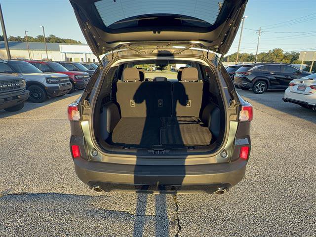 Certified 2022 Ford Escape SE w/ SE Sport Appearance Package AWD/4WD image 5