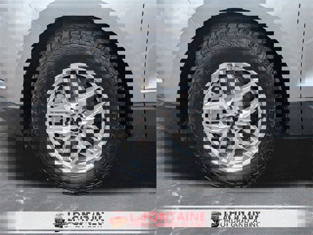 Certified 2024 Ford Edge SEL image 32