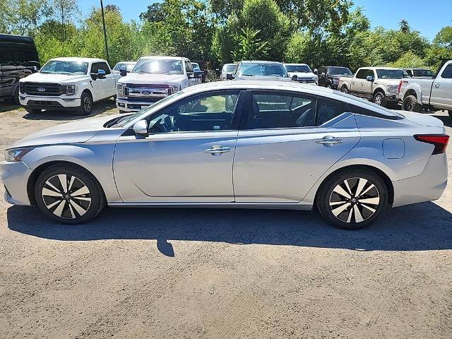 Used 2022 Nissan Altima 2.5 SV image 2