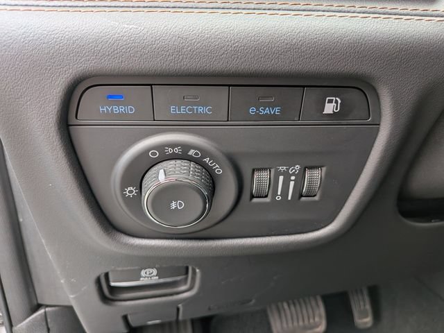Used 2022 Jeep Grand Cherokee Summit AWD/4WD image 16