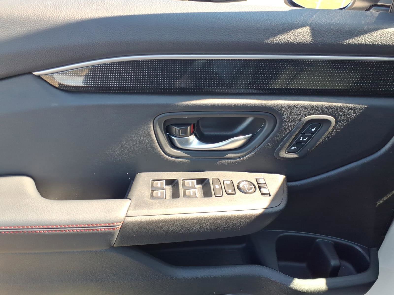 Used 2025 Honda Pilot Black Edition image 14