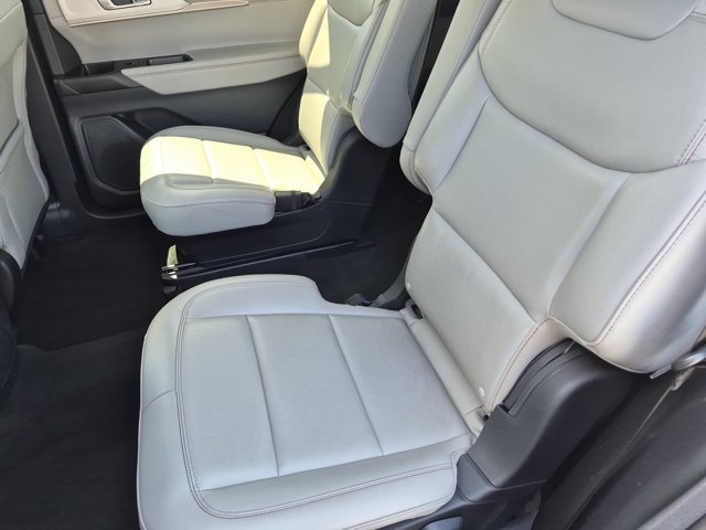 Certified 2025 Ford Explorer Active w/ Active Comfort Package AWD/4WD image 30