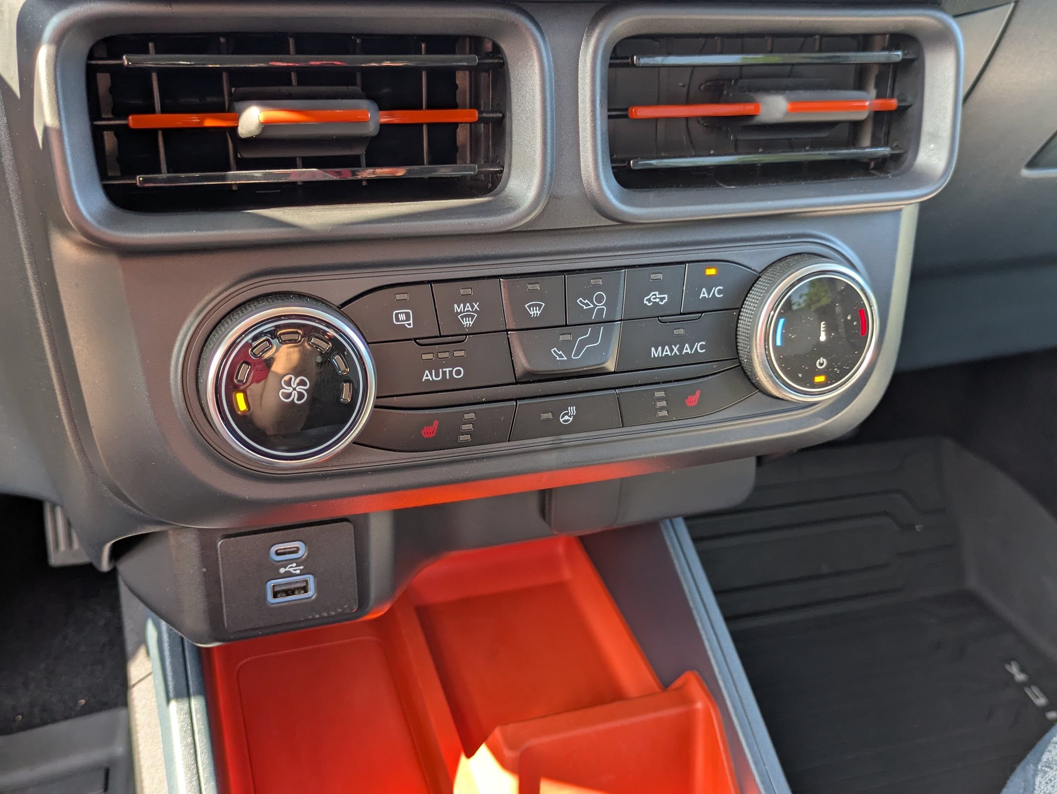 Certified 2024 Ford Maverick XLT w/ XLT Luxury Package FWD image 25