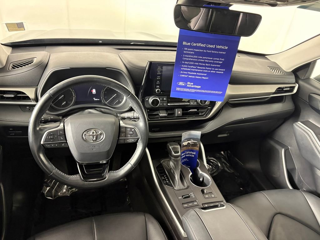 Used 2021 Toyota Highlander XLE image 27